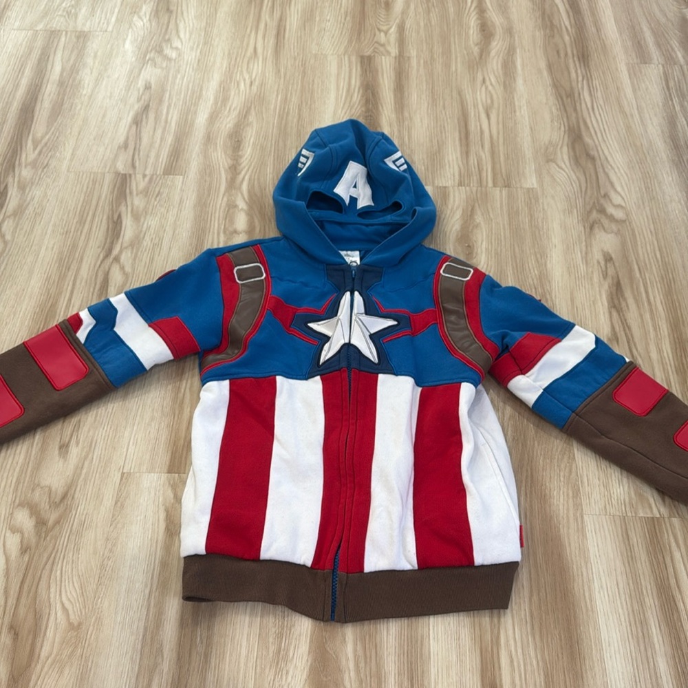 Disney boys size 7/8 Captain America zip up hoodie